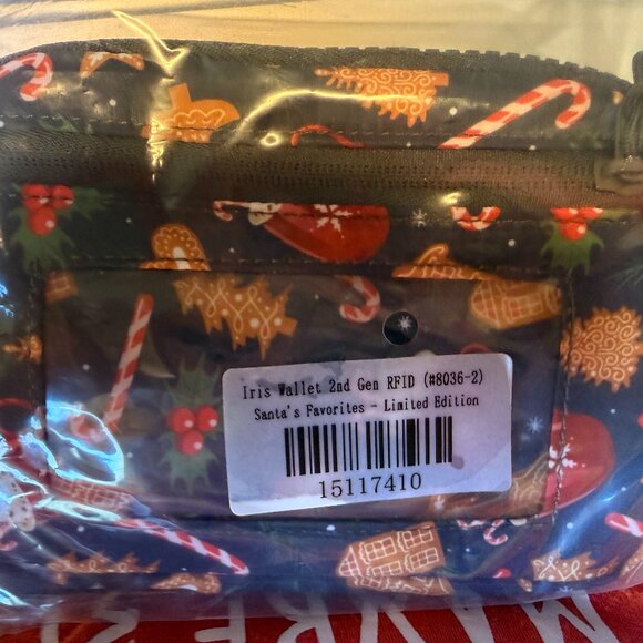 Iris & Rainbow 2nd Gen Wallet -Santa's Favorites (Limited Edition) - Picture 2 of 8